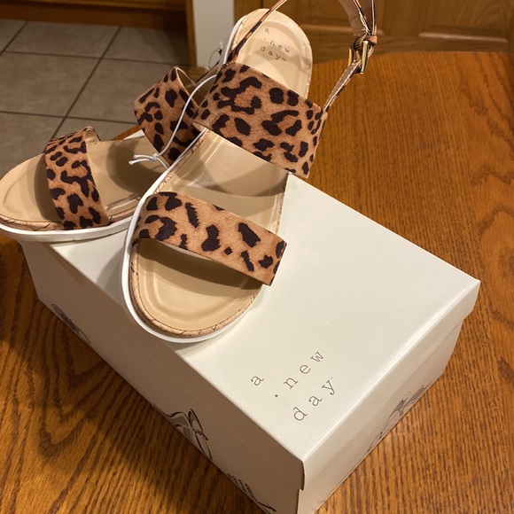 A new day - Brown animal print, two strap, flat sandal with memory foam footbed - Picture 10 of 10